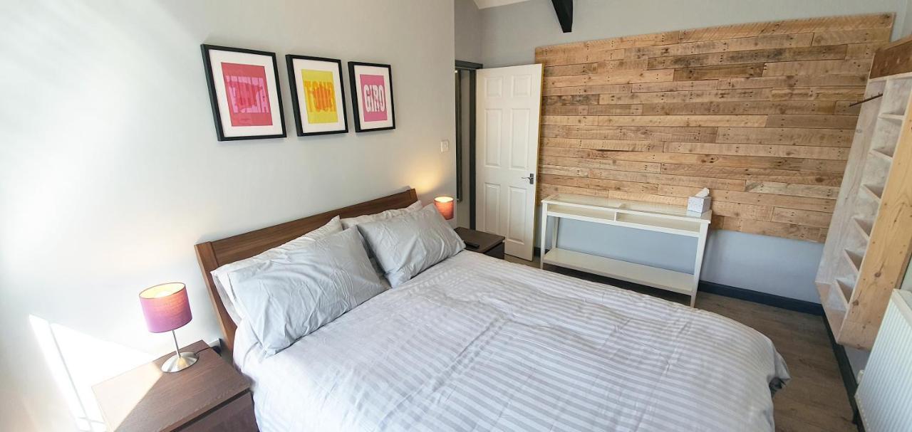 Cheddar Village Apartment Ngoại thất bức ảnh